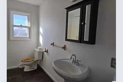 305 E 3rd Street, Bowen, IL 62316 - Photo 9