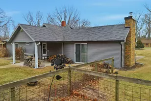 1307 Sinnissippi Park Rd, Sterling, IL 61081 - Photo 9
