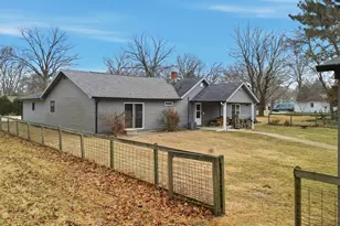 1307 Sinnissippi Park Rd, Sterling, IL 61081 - Photo 11