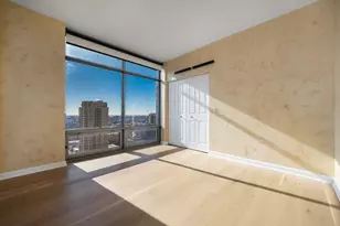 100 E 14th St, Chicago, IL 60605 - Photo 17