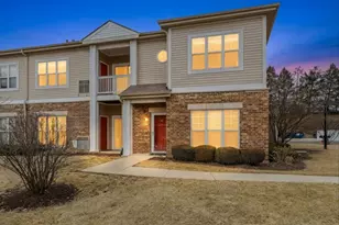 530 Pineridge Dr N, Oswego, IL 60543 - Photo 1