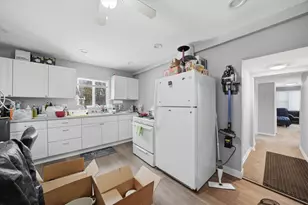 1307 W 173rd St, Hazel Crest, IL 60429 - Photo 7