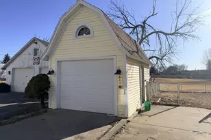 617 W Lincolnway Rd, Morrison, IL 61270 - Photo 3