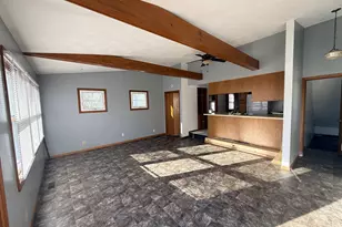 617 W Lincolnway Rd, Morrison, IL 61270 - Photo 5