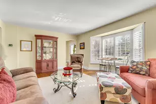 321 Carriage Hill Rd, Naperville, IL 60565 - Photo 13