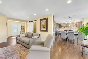 321 Carriage Hill Rd, Naperville, IL 60565 - Photo 3