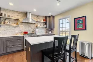 321 Carriage Hill Rd, Naperville, IL 60565 - Photo 7