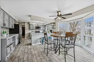 570 Riva Ct, Wheaton, IL 60187 - Photo 9