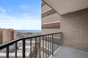 3660 N Lake Shore Dr, Chicago, IL 60613 - Photo 17