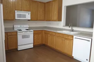 548 New Haven Dr, Cary, IL 60013 - Photo 3