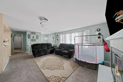 220 N Rosedale Avenue, Aurora, IL 60506 - Photo 3