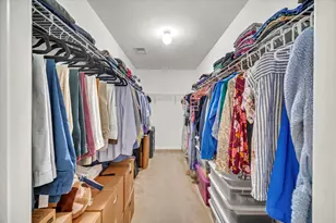 [Address not provided], Vernon Hills, IL 60061 - Photo 27