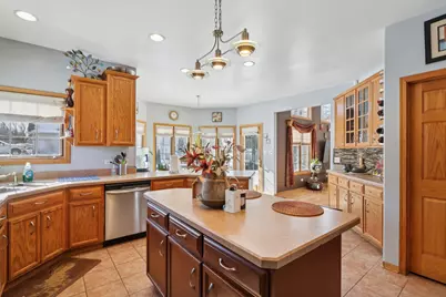 1237 W Parliament Street, Crete, IL 60417 - Photo 15