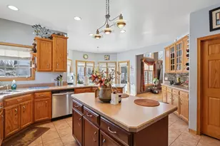 1237 W Parliament St, Crete, IL 60417 - Photo 15