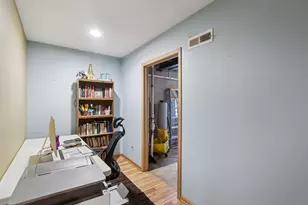 1237 W Parliament St, Crete, IL 60417 - Photo 47