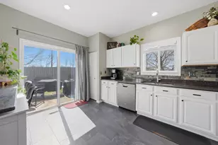 1819 S Wentworth Cir, Romeoville, IL 60446 - Photo 13