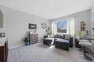 1819 S Wentworth Cir, Romeoville, IL 60446 - Photo 9