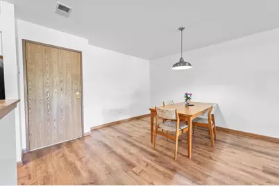 671 Hapsfield Lane #105, Buffalo Grove, IL 60089 - Photo 3