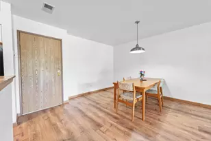 671 Hapsfield Ln, Buffalo Grove, IL 60089 - Photo 3