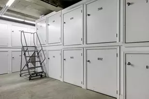 101 W Superior St, Chicago, IL 60654 - Photo 25