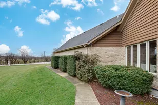 29W220 Oak Knoll Rd, West Chicago, IL 60185 - Photo 21