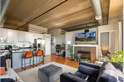 833 W 15th Place #315, Chicago, IL 60608 - Photo 7