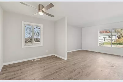 2413 Country Lane, McHenry, IL 60051 - Photo 9