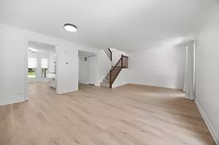 1103 Southbridge Ln, Schaumburg, IL 60194 - Photo 3