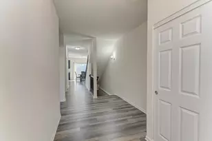 335 Snowdrop Ln, Elgin, IL 60124 - Photo 7