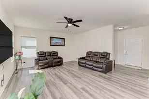 335 Snowdrop Ln, Elgin, IL 60124 - Photo 17