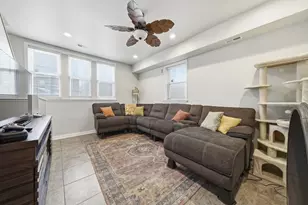 2342 W Rosemont Ave, Chicago, IL 60659 - Photo 15