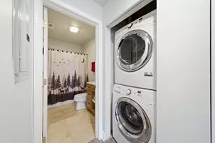 2342 W Rosemont Ave, Chicago, IL 60659 - Photo 17