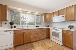 525 Mallard Ln, Deerfield, IL 60015 - Photo 9