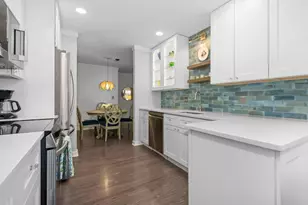 200 Brookside Ln, Willowbrook, IL 60527 - Photo 9