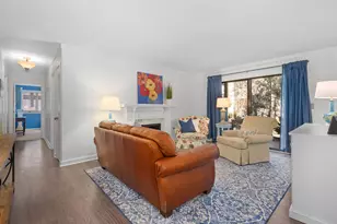 200 Brookside Ln, Willowbrook, IL 60527 - Photo 3