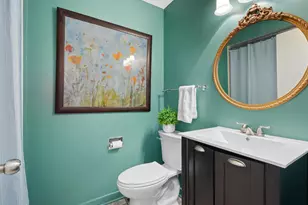 200 Brookside Ln, Willowbrook, IL 60527 - Photo 15