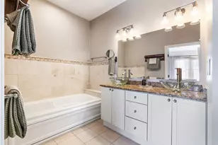 1002 W Altgeld St, Chicago, IL 60614 - Photo 17