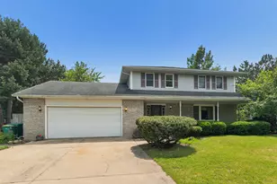 803 First St, Manhattan, IL 60442 - Photo 3