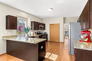 402 S Palmer Dr, Bolingbrook, IL 60490 - Photo 17