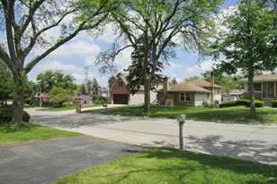 786 N Van Auken St, Elmhurst, IL 60126 - Photo 3