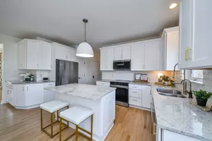 39W314 W Mallory Dr, Geneva, IL 60134 - Photo 9