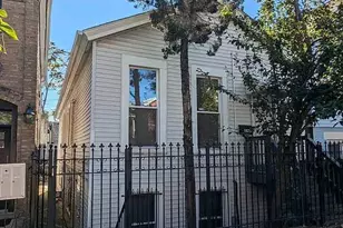 1629 W Beach Ave, Chicago, IL 60622 - Photo 1