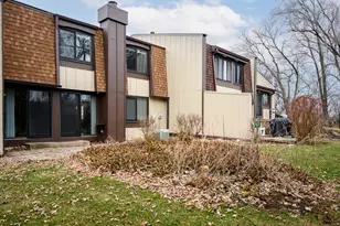 37 Briarwood Ln, Indian Head Park, IL 60525 - Photo 21