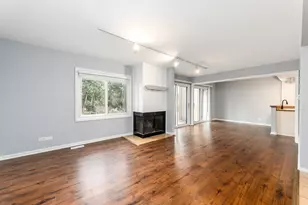 37 Briarwood Ln, Indian Head Park, IL 60525 - Photo 5