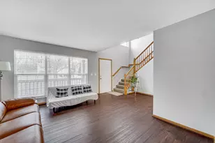 4 Franklin Ct, Bolingbrook, IL 60440 - Photo 5