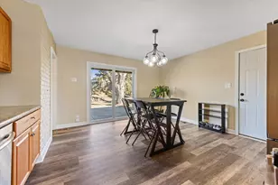 501 Newberry Dr, Streamwood, IL 60107 - Photo 7