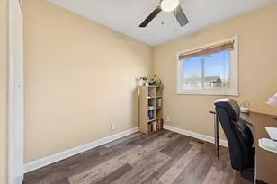 501 Newberry Dr, Streamwood, IL 60107 - Photo 11