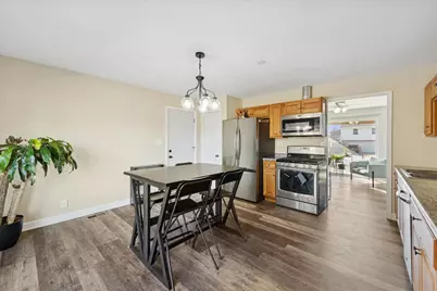 501 Newberry Drive, Streamwood, IL 60107 - Photo 5