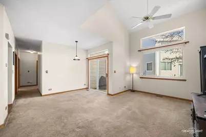 205 Hidden Pond Circle, Aurora, IL 60504 - Photo 5