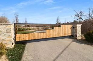 885 N 100 W, Valparaiso, IN 46385 - Photo 45